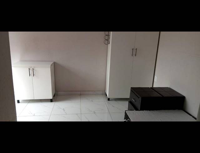 1 BEDROOM PROPERTY TO RENT IN PROTEA GLEN